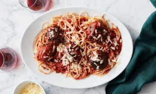 Philips' Air-Fried Italian Classics Sunday, August 6, 2023 11:00 AM Cook up Air-Fried Meatballs with Pasta Sauce and Crispy Garlic Rosemary Potatoes.